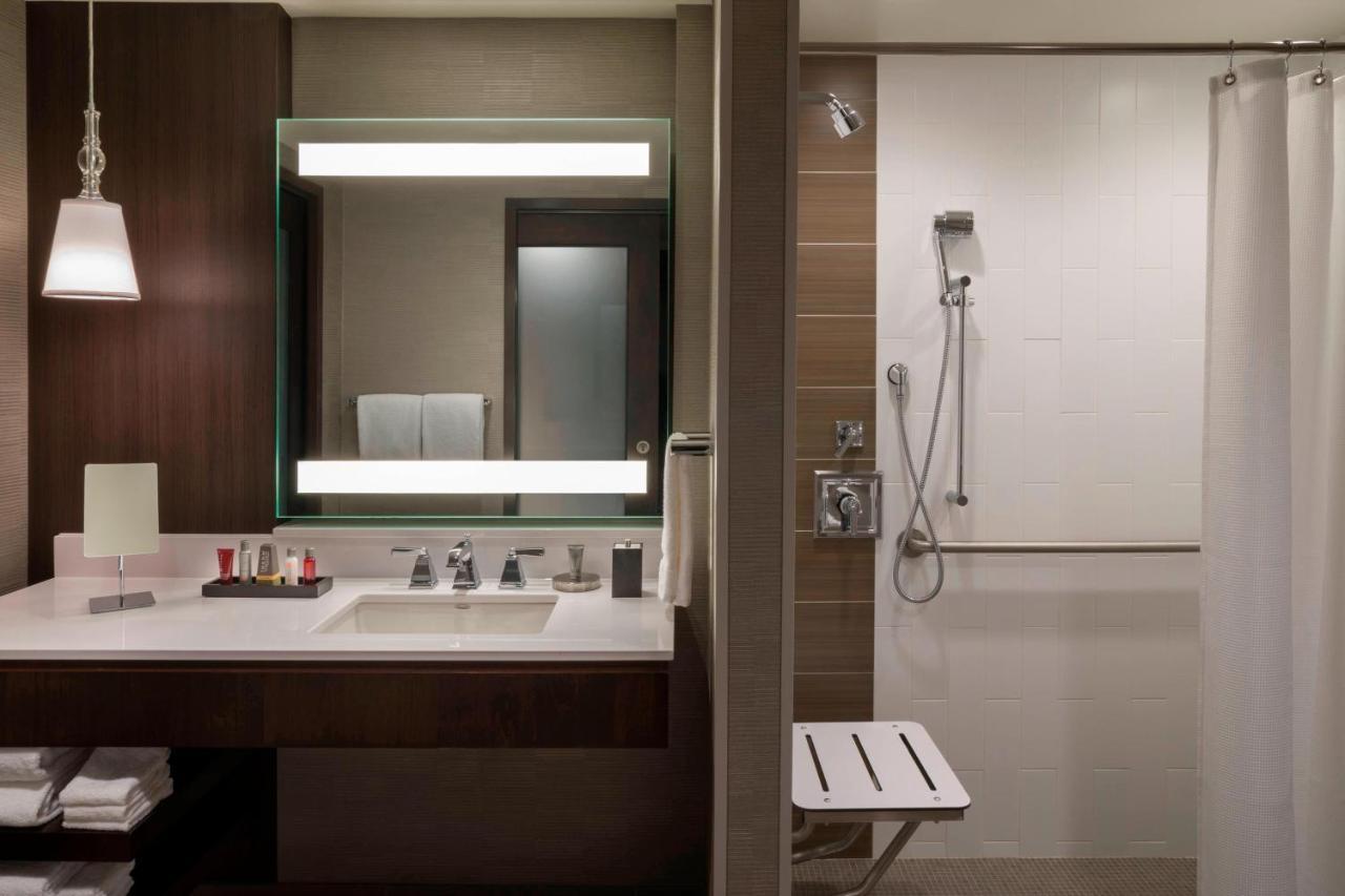 Buffalo Marriott At Lecom Harborcenter Extérieur photo