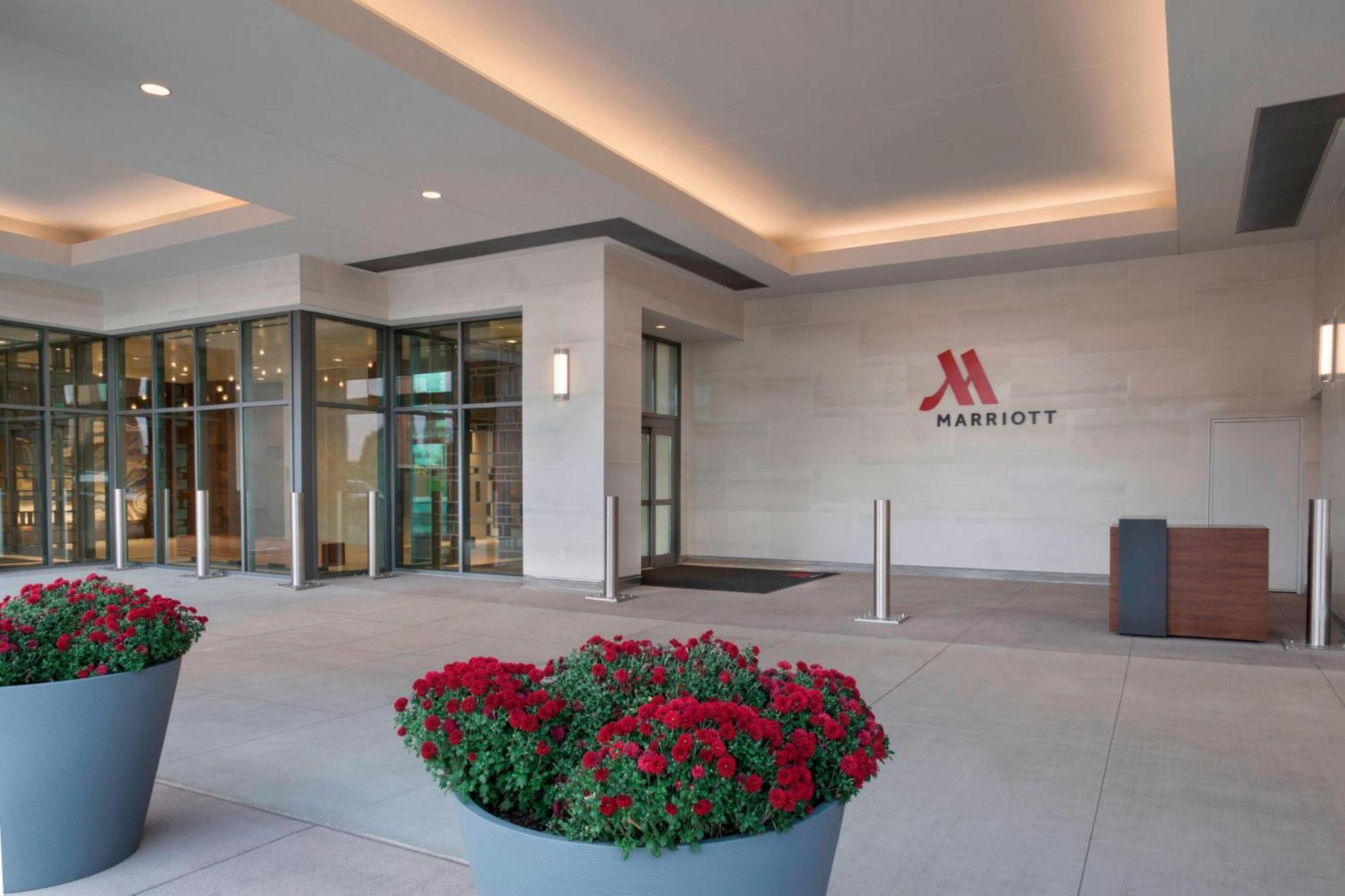 Buffalo Marriott At Lecom Harborcenter Extérieur photo