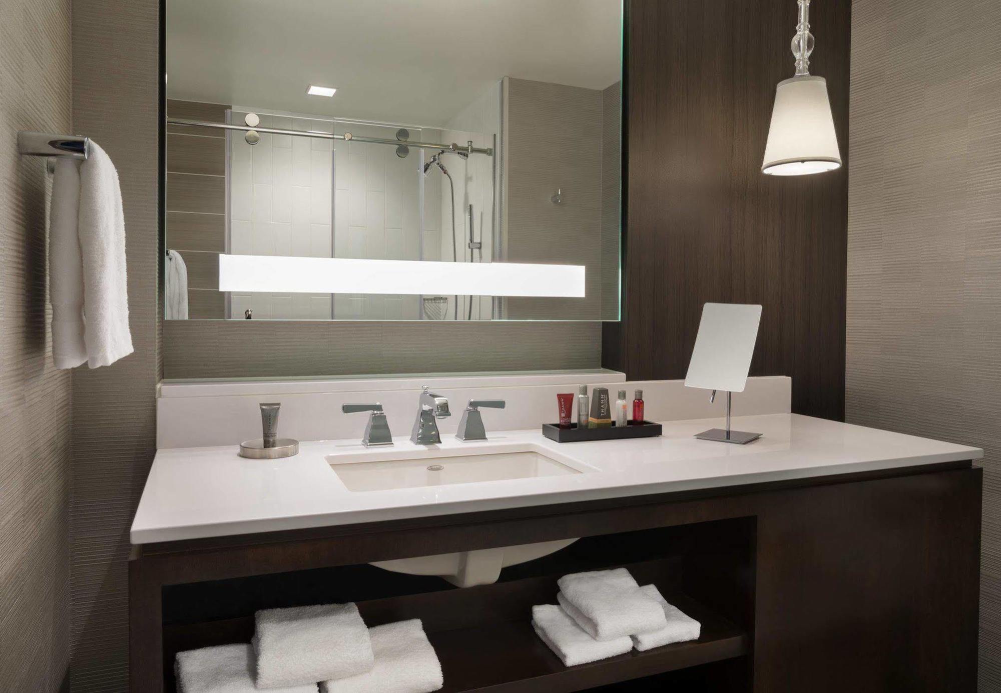 Buffalo Marriott At Lecom Harborcenter Extérieur photo
